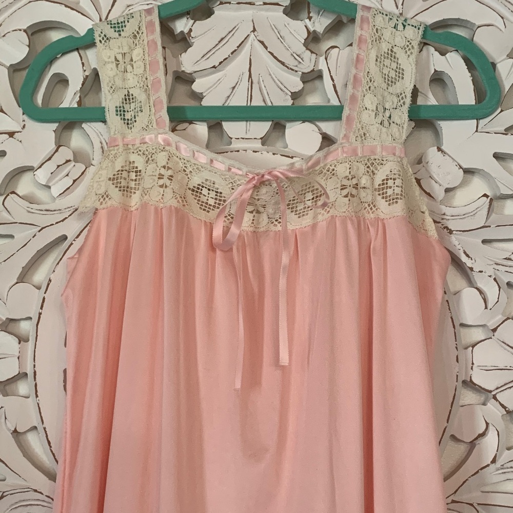 VINTAGE Pink Lace Trim Nightgown